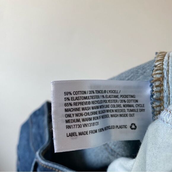 Universal thread distressed high rise straight jeans size 12 - Picture 5 of 6